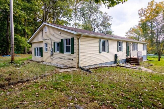 Building Photo - 3405 Pebble Dr