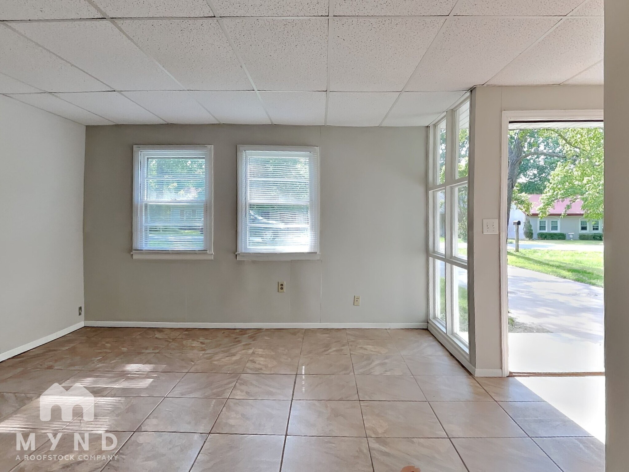Building Photo - 1256 S Willow Ln Ave