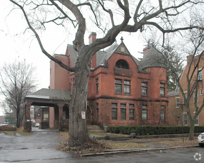 Primary Photo - 217 Union St