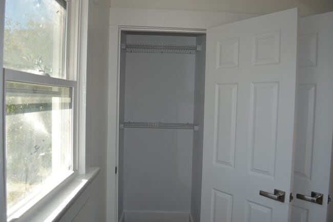 Building Photo - 20 Mcreynolds St