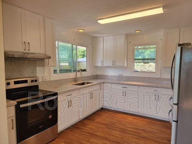 Building Photo - 3415 Kalua Rd
