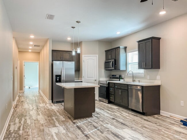 Building Photo - 5170 Burlington Ave