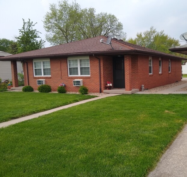 607a W. North entrance - 607 W North St