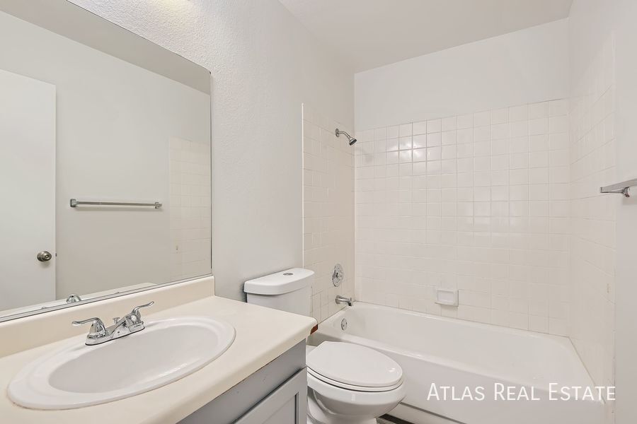 Building Photo - 348 Dockside Ct