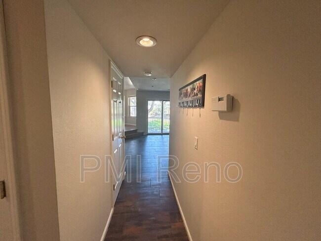 Building Photo - 1106 Happy Valley Ct