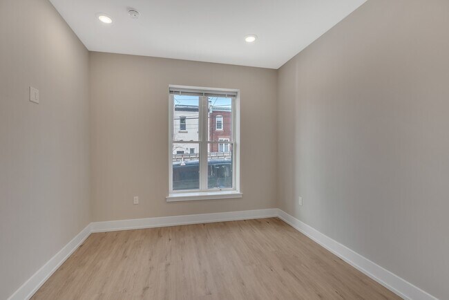 Building Photo - 937 N 29th St