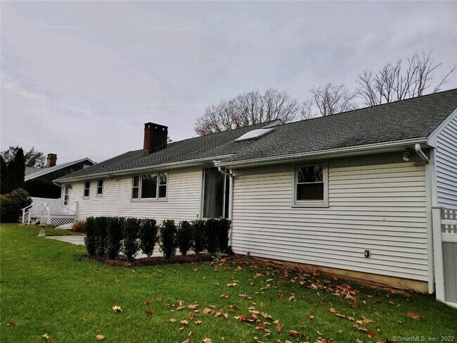 Building Photo - 249 New Canaan Ave