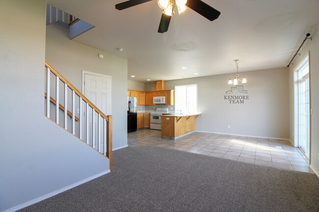 Building Photo - 3 Bedroom, 2.5 Bath Home in West Pasco