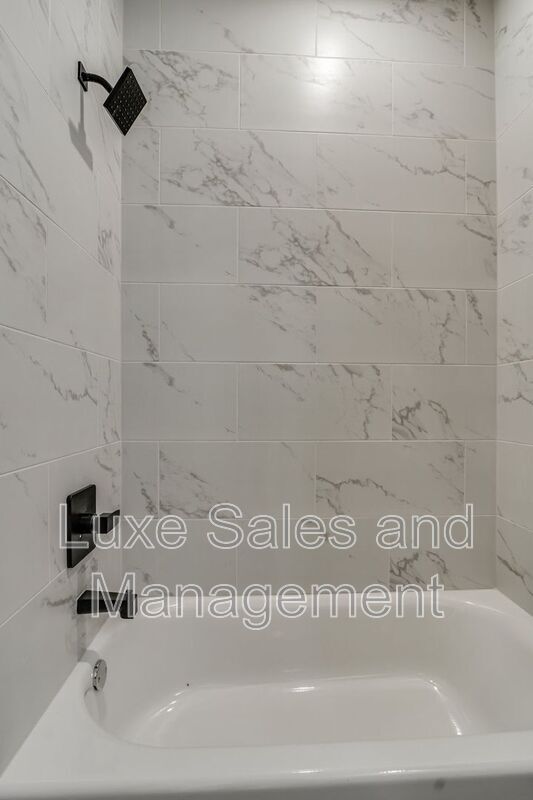 Building Photo - 8329 NW 163rd Ter