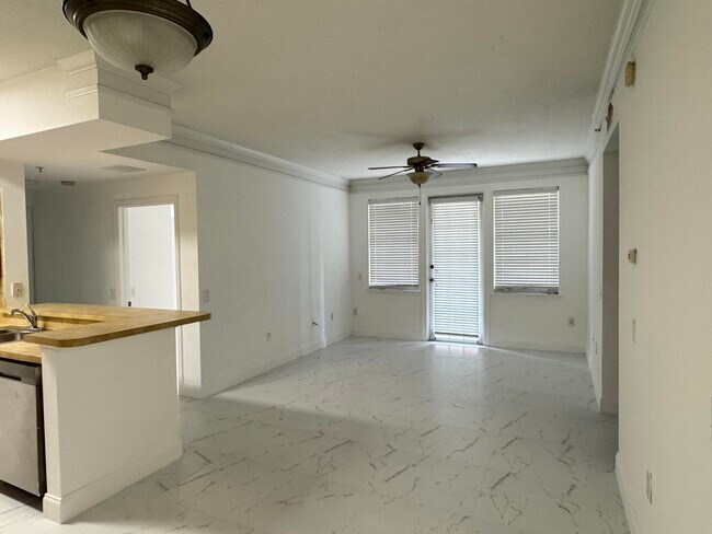 Building Photo - 9873 Baywinds Blvd