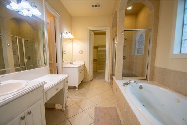 Building Photo - 5508 Junius St