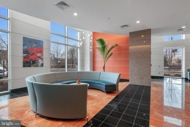 Building Photo - 901 N Penn St