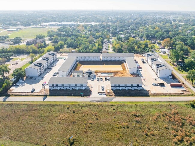 Building Photo - Green Gardens Townhomes & Apartments