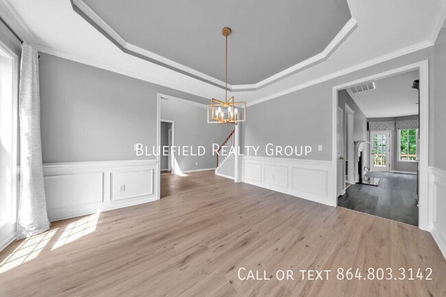 Building Photo - 417 Summergreen Way