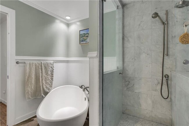 Building Photo - 925 Highland Terrace NE