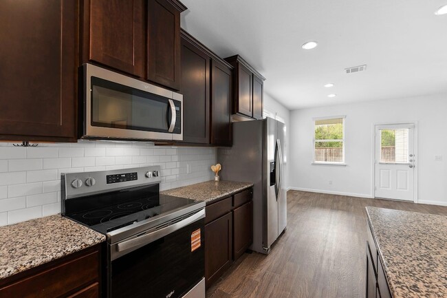 Building Photo - 213 Michaelis Dr