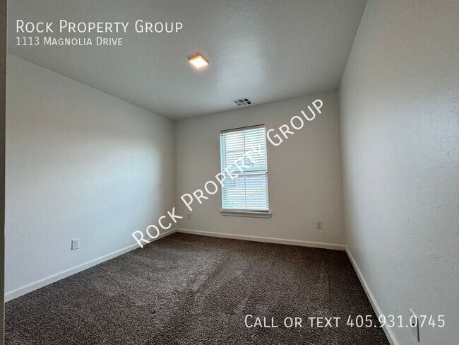 Building Photo - 1113 Magnolia Dr