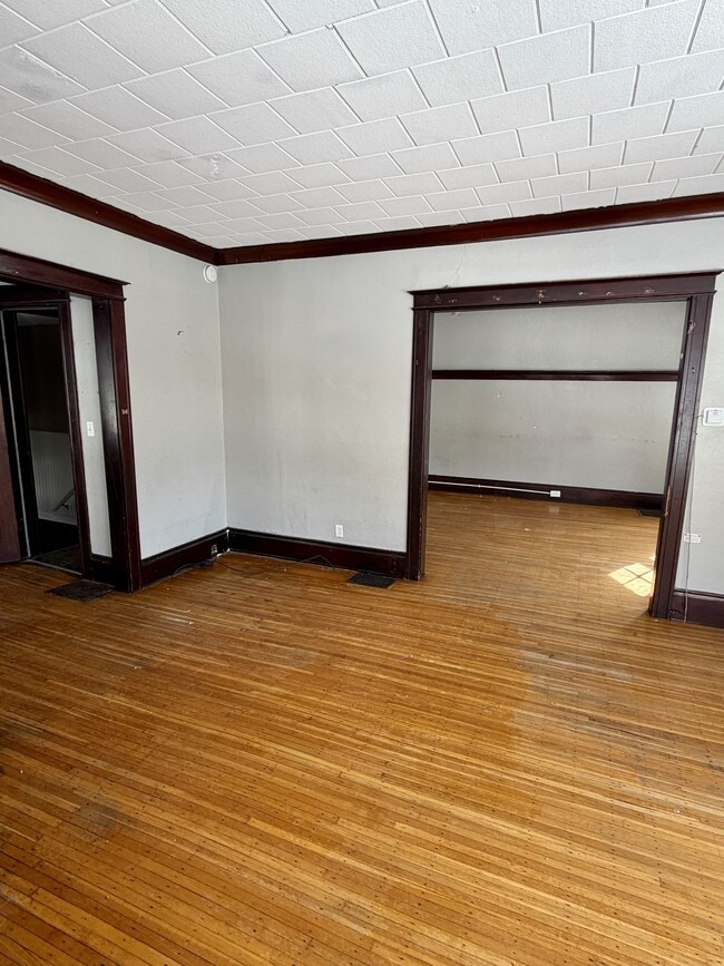 Building Photo - 175 Selye Terrace