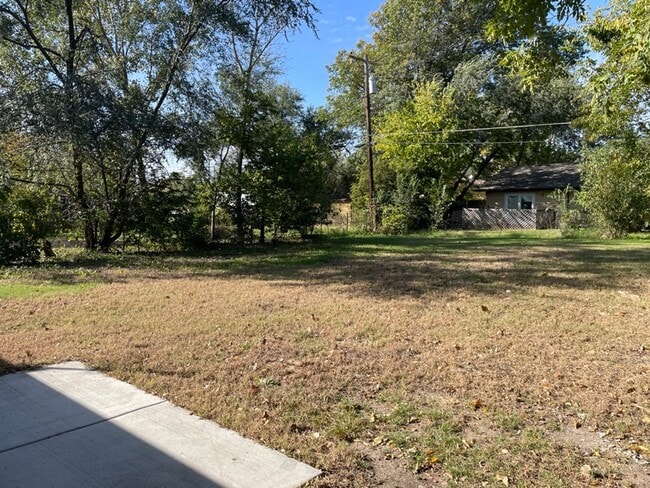 Building Photo - 2 Bedroom Home with Huge Storage basement