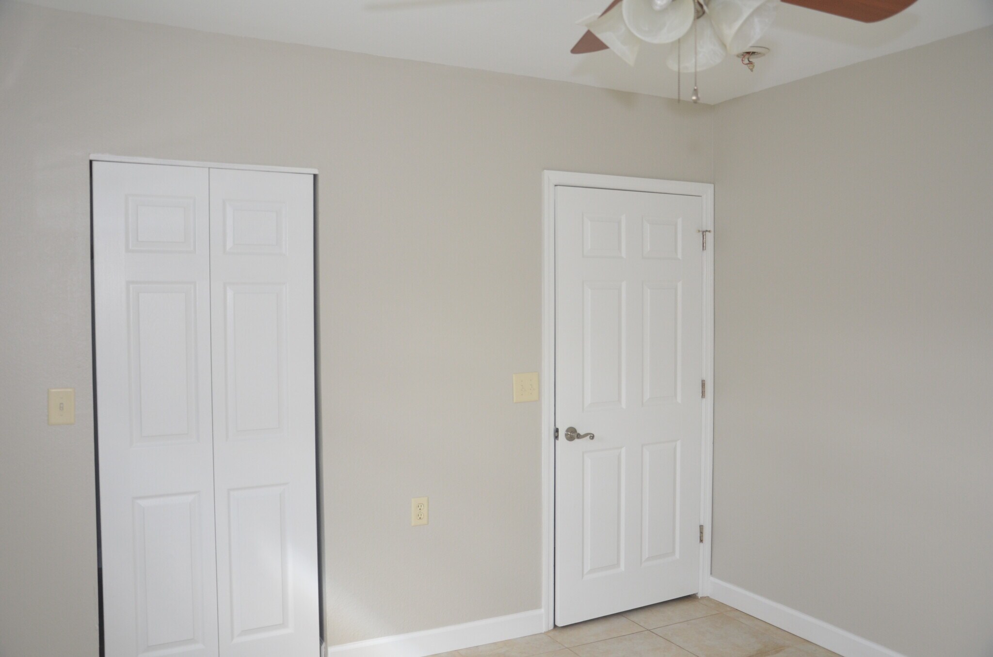 Building Photo - 897 Fording Island Rd