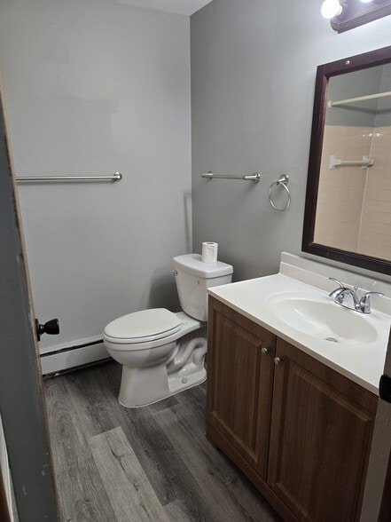 Bathroom - 11646 San Jose