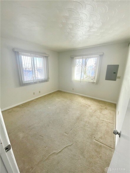 Building Photo - 2032 Emerson Ave