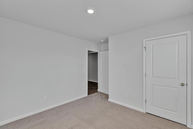 Building Photo - Move in Special- move-One Month Waived Rent with a lease signed by 12/31!!!