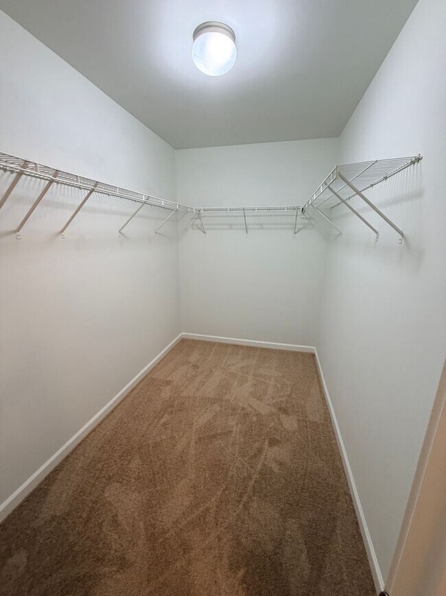 Building Photo - NEW LISTING - Spacious, Acworth Townhouse on Quiet Cul-de-sac!