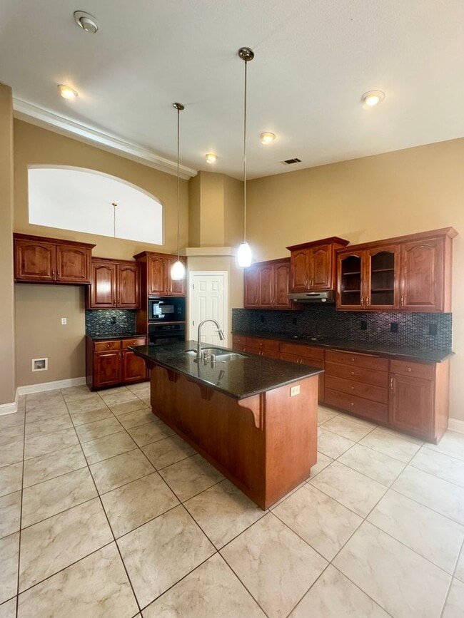 Building Photo - 518 Castenda Dr