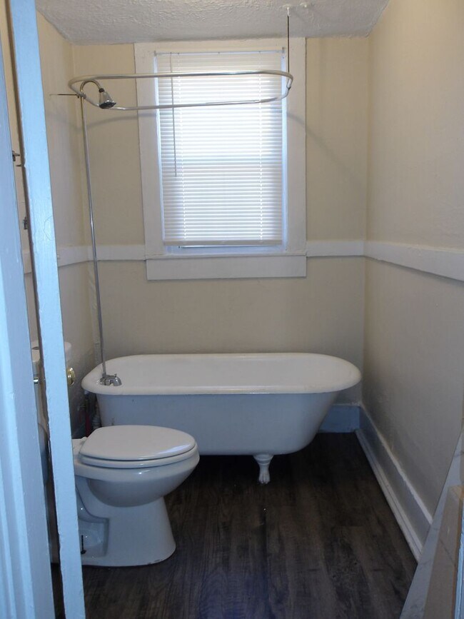 Building Photo - 538 N 26th St