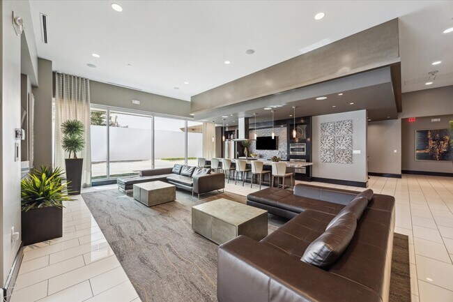 Building Photo - 9870 Gaylord Dr