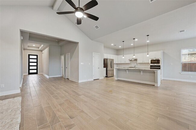 Building Photo - 428 Texon Dr