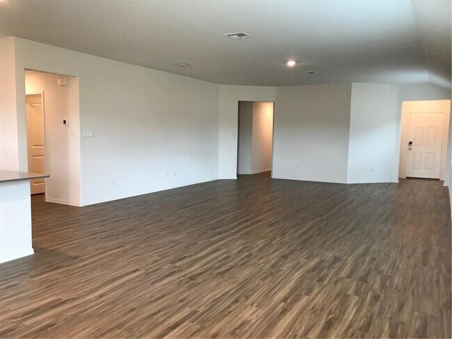 Building Photo - 107 Ozark Dr
