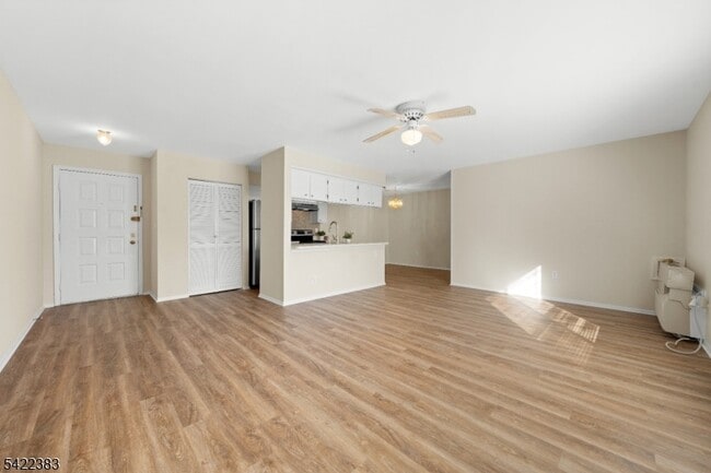 Building Photo - 62 Eton Way