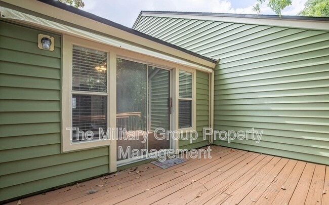 Building Photo - 3390 Millcrest Pl
