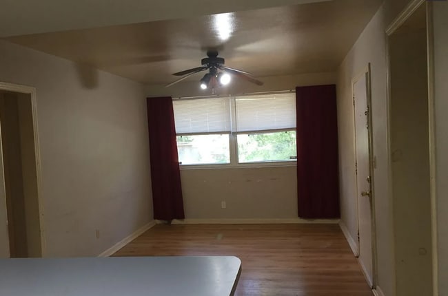 Building Photo - 1670 Pepper Dr