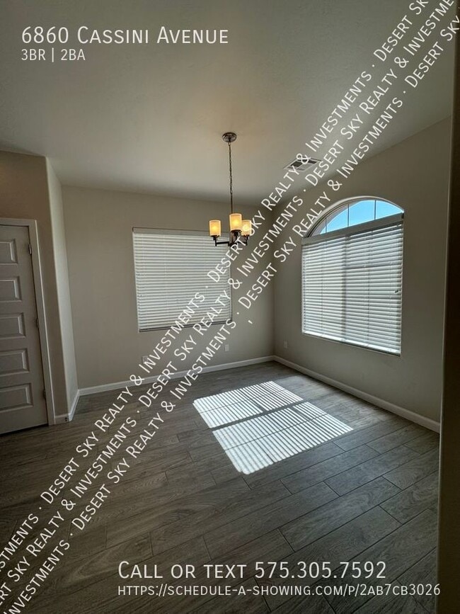 Building Photo - 6860 Cassini Ave