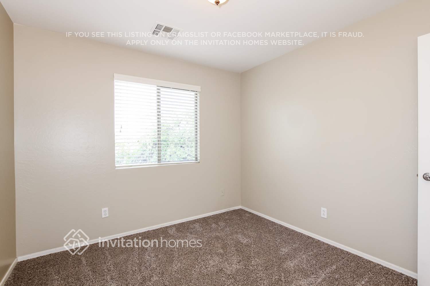 Building Photo - 1733 S 156th Ave