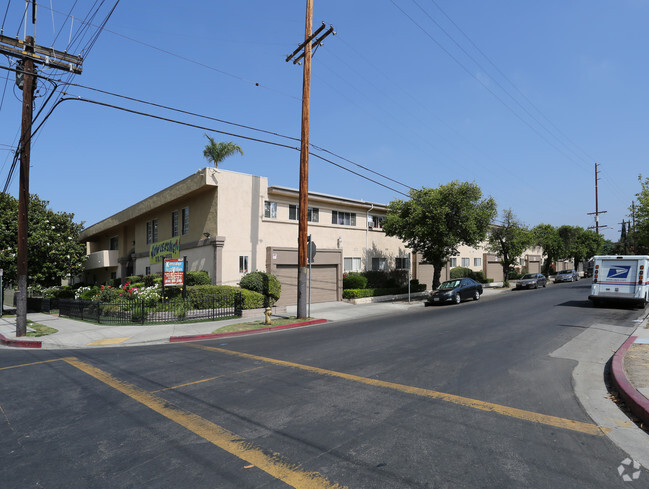 Building Photo - Kittridge Villas