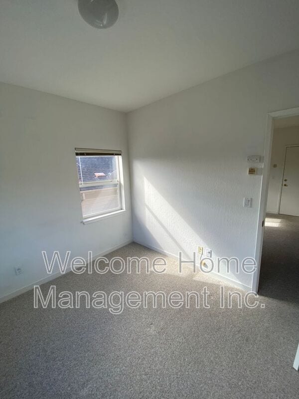 Building Photo - 1426 Henry St