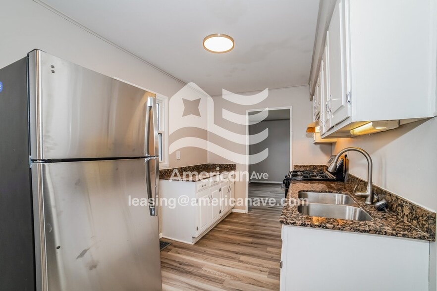 Building Photo - 4027 N Bryer Pl