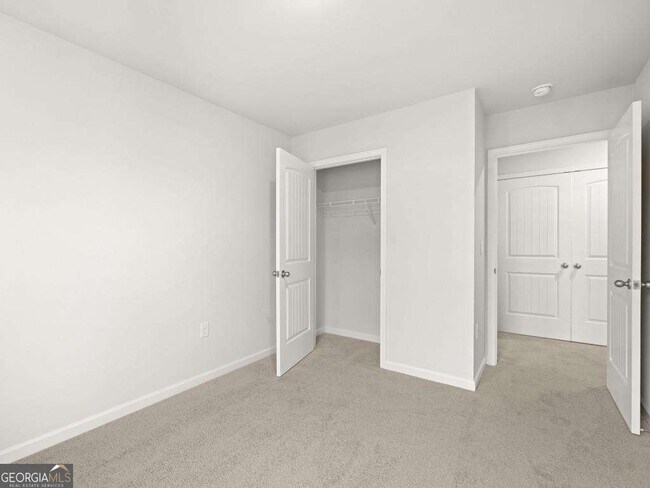 Building Photo - 5976 Skylar Dr