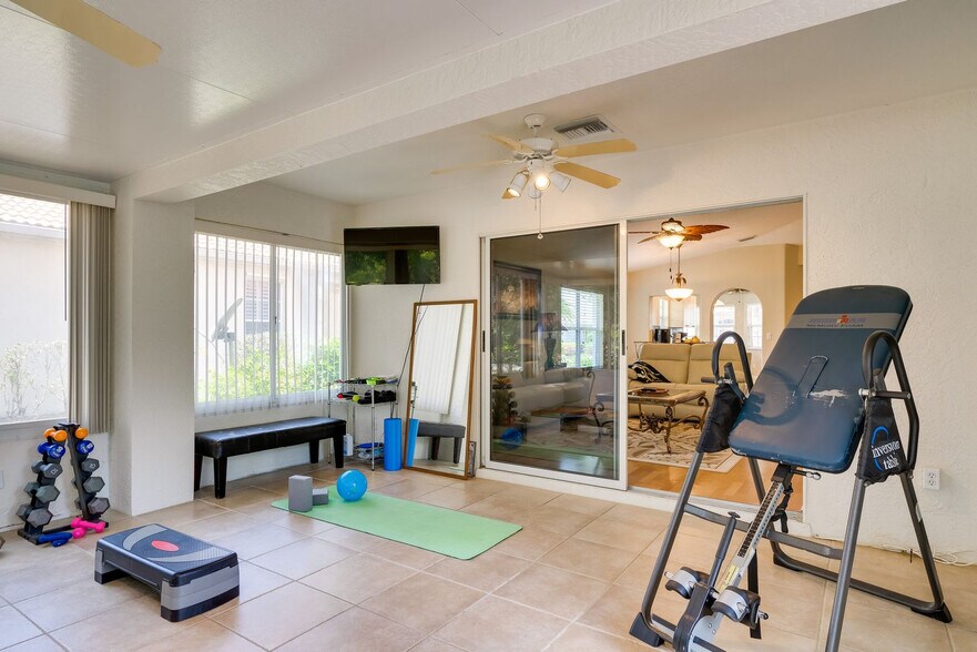 Building Photo - 2130 Rio Nuevo Dr