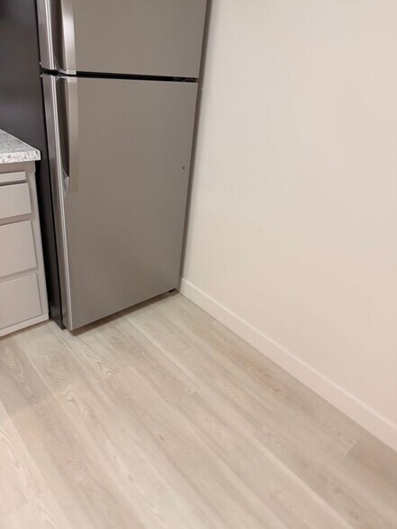 Building Photo - 525 N San Mateo Dr