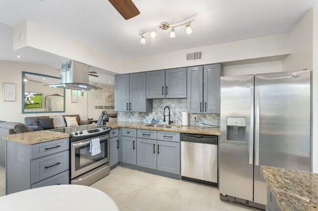 Building Photo - 14410 North 42nd Pl