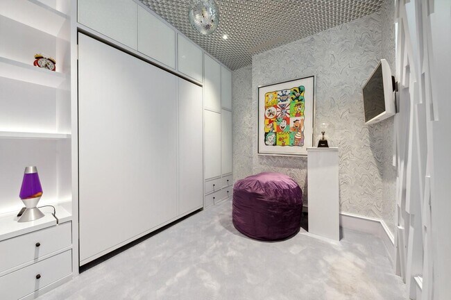 Building Photo - 150 Bradley Pl