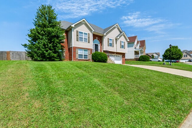 Building Photo - Flagstone Drive