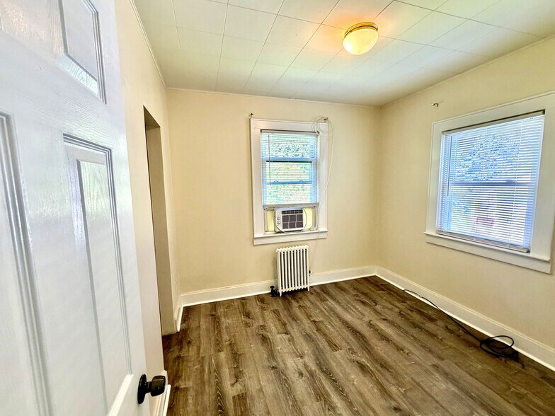 Building Photo - 815 Miller Ln