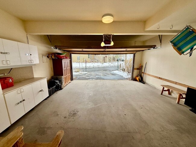 Building Photo - Snowcreek V – Stunning 4 Bed, 3 Bath Corner Unit