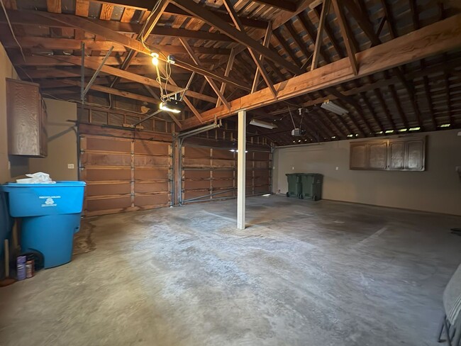 Building Photo - Charming Single Family Home in Los Altos H...